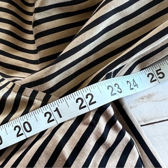 EUC Chicos No Iron Button Down Stripe Top Gold Black size XL - Picture 10 of 11